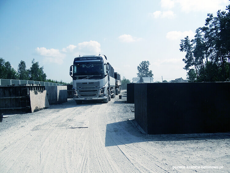 Transport szamb betonowych  w Sulechowie